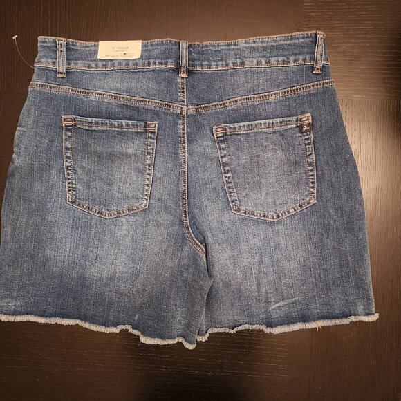 M Jeans By Maurices‎ High-Rise Curvy Raw Hem Denim Shorts Sz. 18W Indigo Blue - Picture 3 of 9